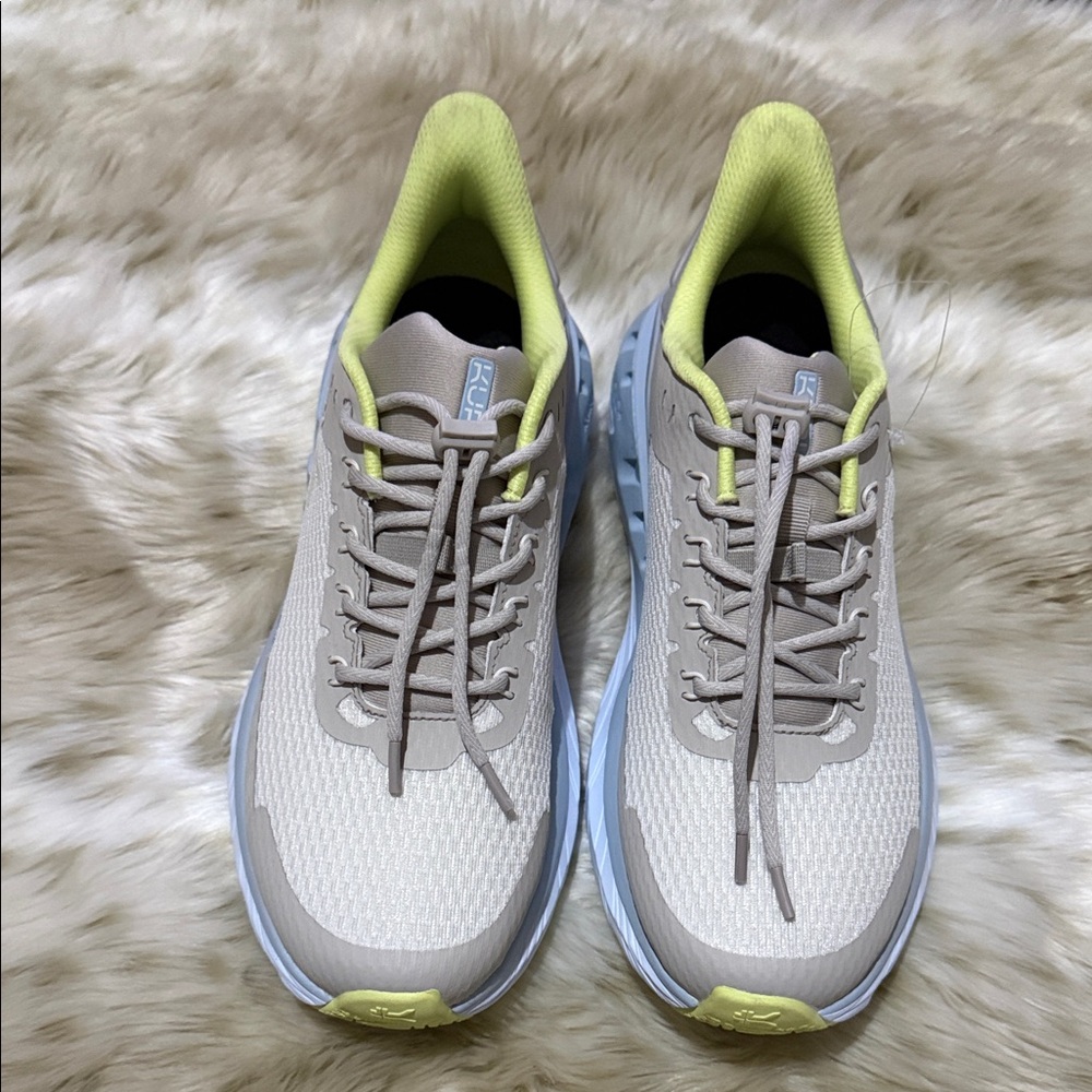 KURU Sneakers